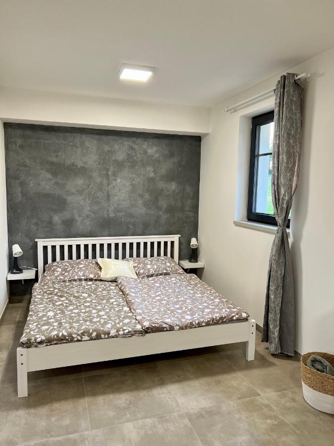 Ubytovani Pod Troskami Rovensko pod Troskami Extérieur photo