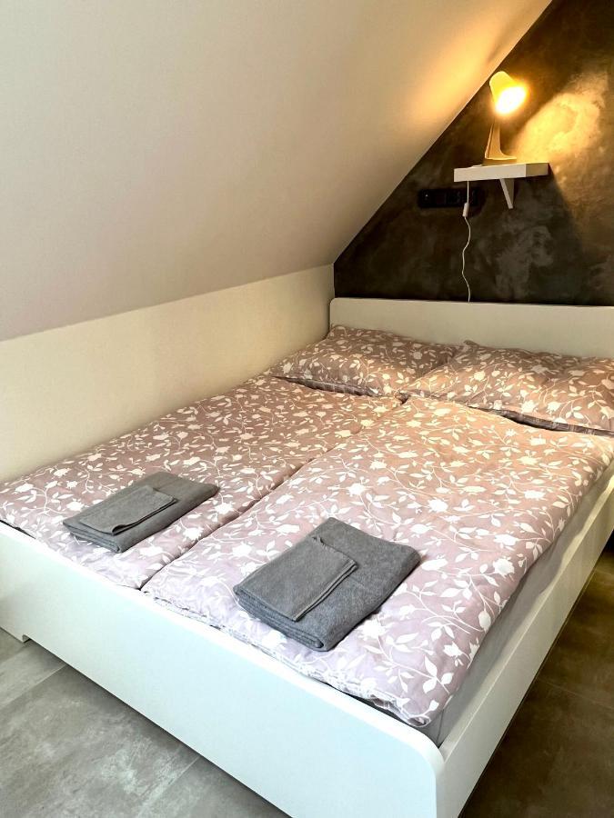 Ubytovani Pod Troskami Rovensko pod Troskami Extérieur photo